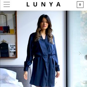 Lunya washable silk robe navy xs/s